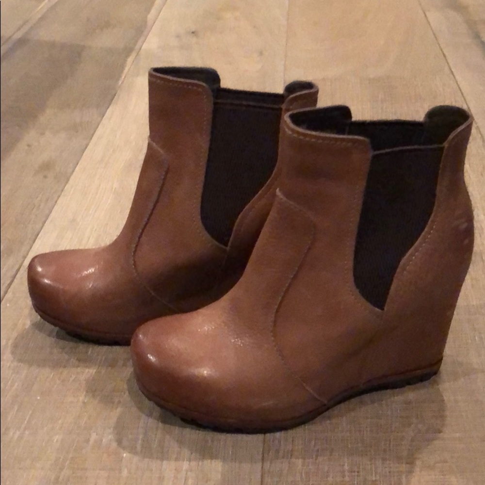 Kork Ease Neville booties size 6